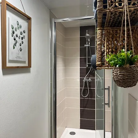 - Nouveau - Bienvenue A Azelma - Cozy Et Proche De Naval Group *