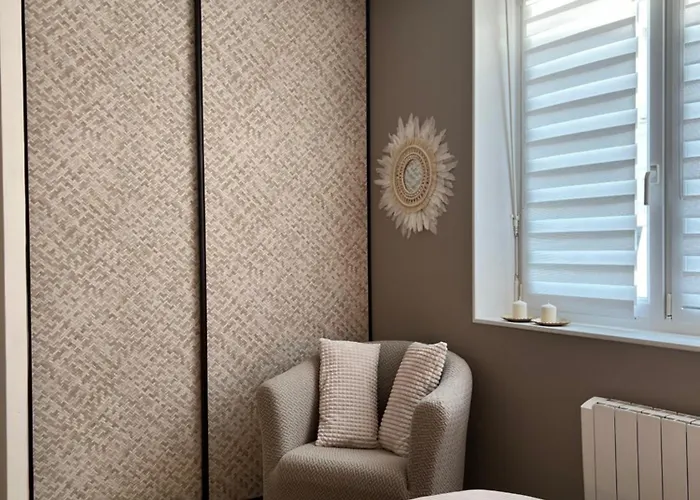 - Nouveau - Bienvenue A Azelma - Cozy Et Proche De Naval Group Apartment